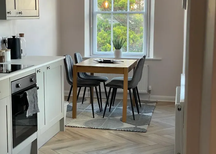 Castle View - The Hideout Apartment *