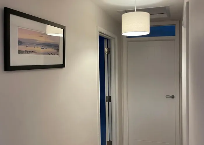 Castle View - The Hideout Apartment *